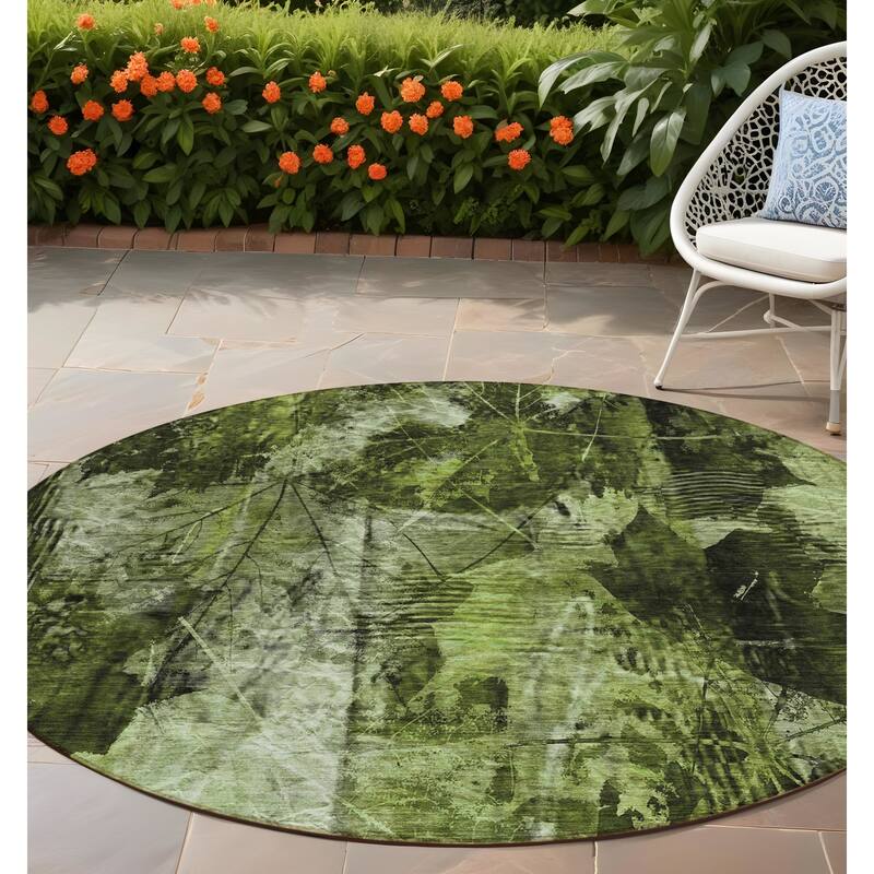 Paz Garden-Inspired Weather Resistant Timeless Fusion Outdoor Rug - 8' Round - Green