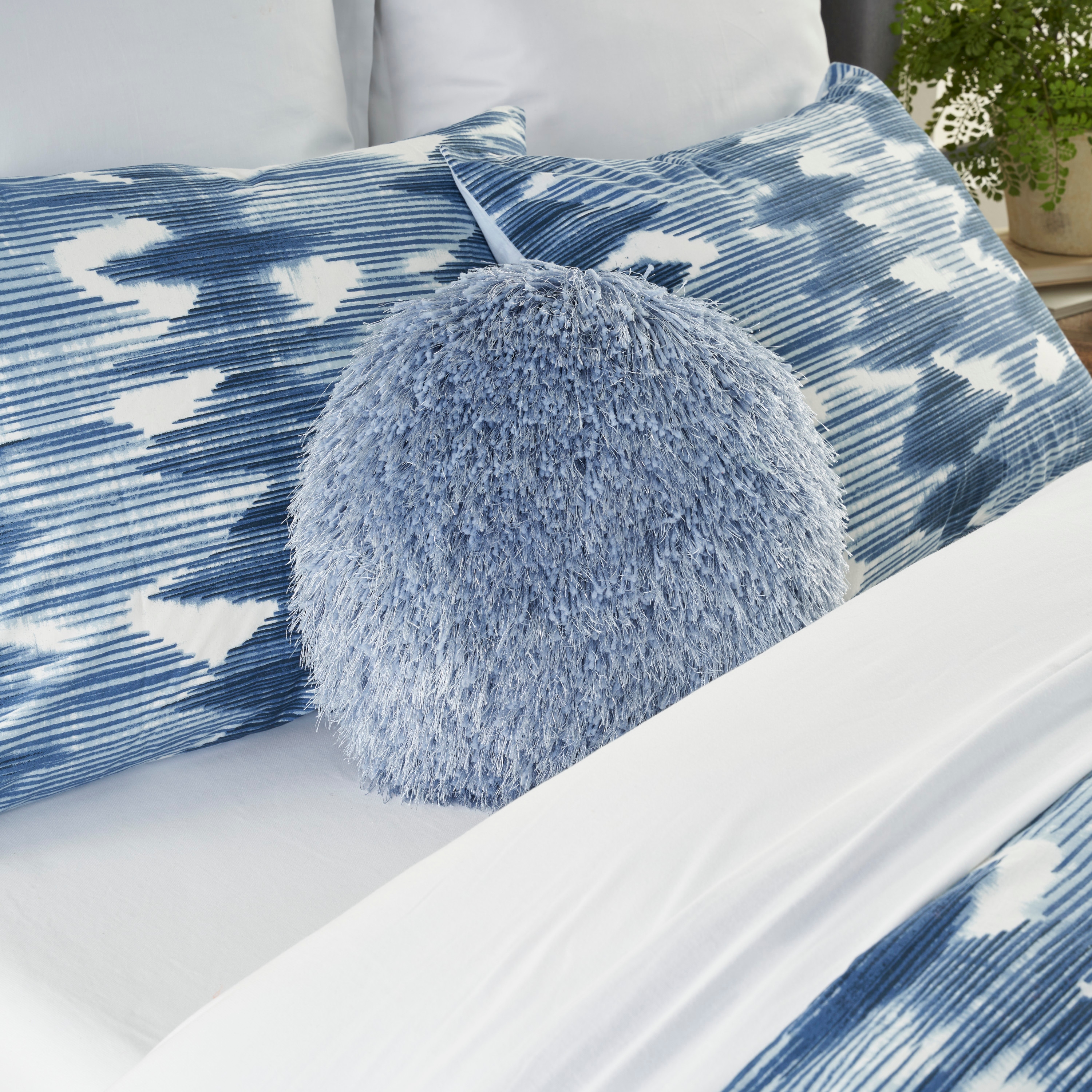 Mina victory store pillows tl004