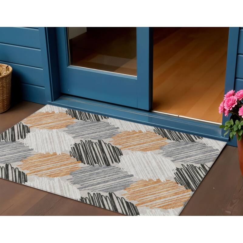 HomeRoots Geometric Transitional Rectangle Outdoor Rug - 3' x 5'