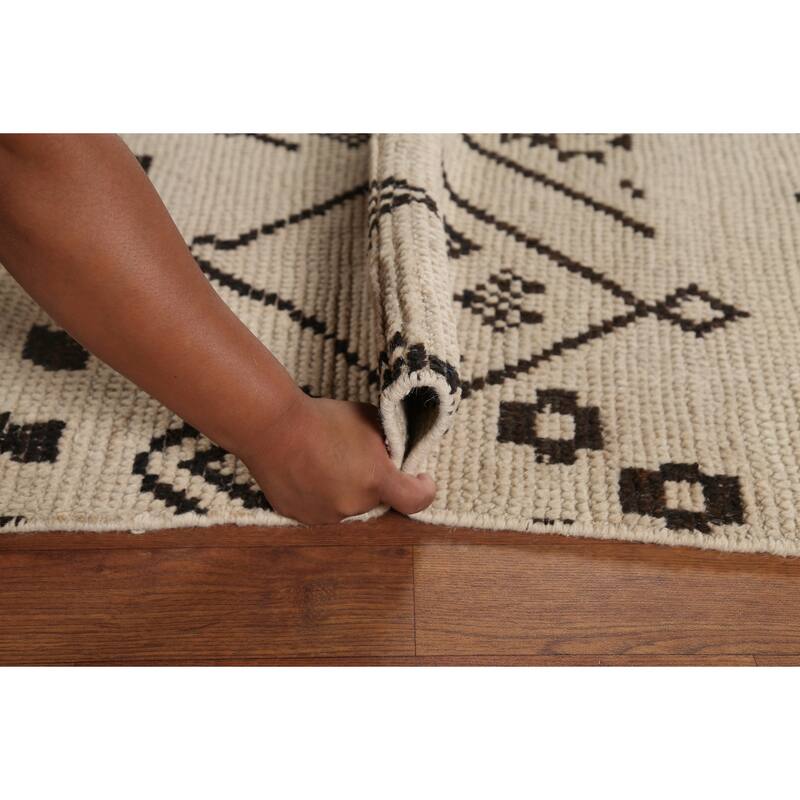 Geometric Beige / Ivory Moroccan Area Rug Hand-Knotted Wool Carpet - 6'9"x 10'11"