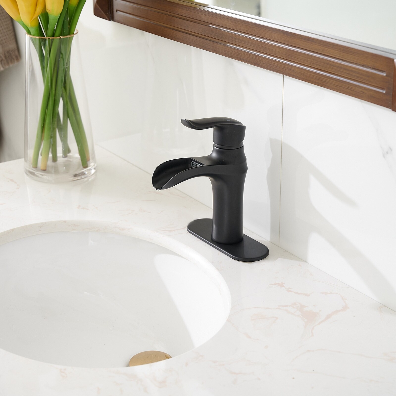 瀑布78 Shop Lippert Flow Max™ Waterfall Bathroom Faucet - Stainless