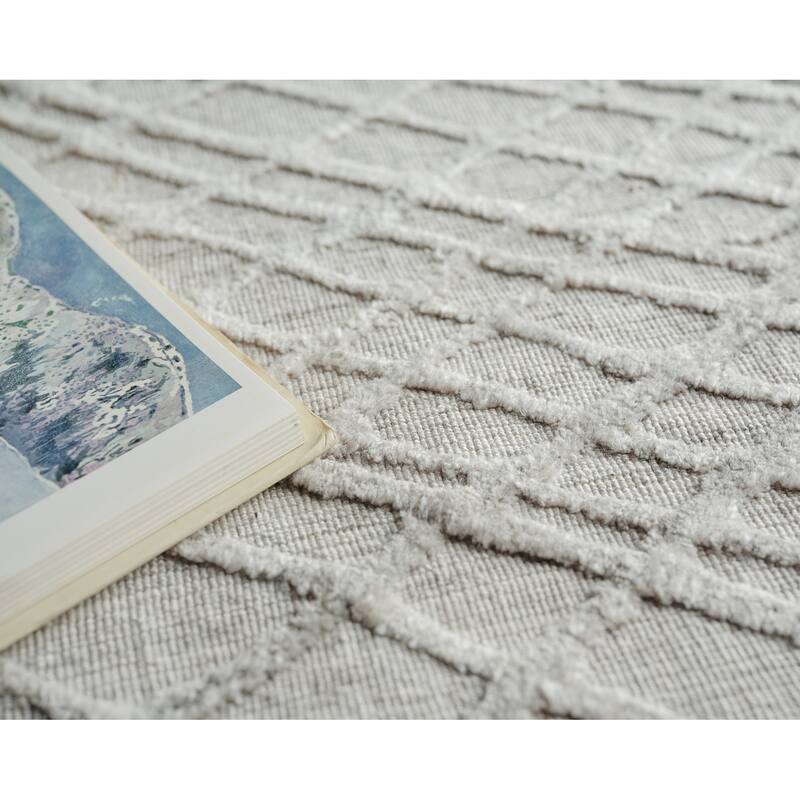 Exquisite Rugs Crescendo Handmade Handloomed Bamboo Silk Silver Area Rug