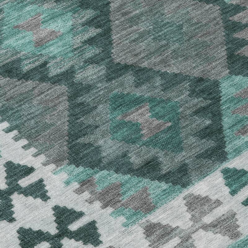 Machine Washable Indoor/ Outdoor Boho Global Chantille Rug