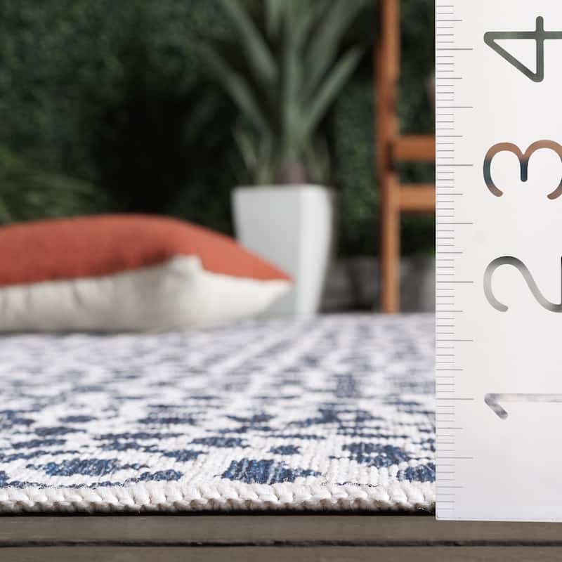 SAFAVIEH Courtyard Ruta Indoor/ Outdoor Waterproof Patio Backyard Rug