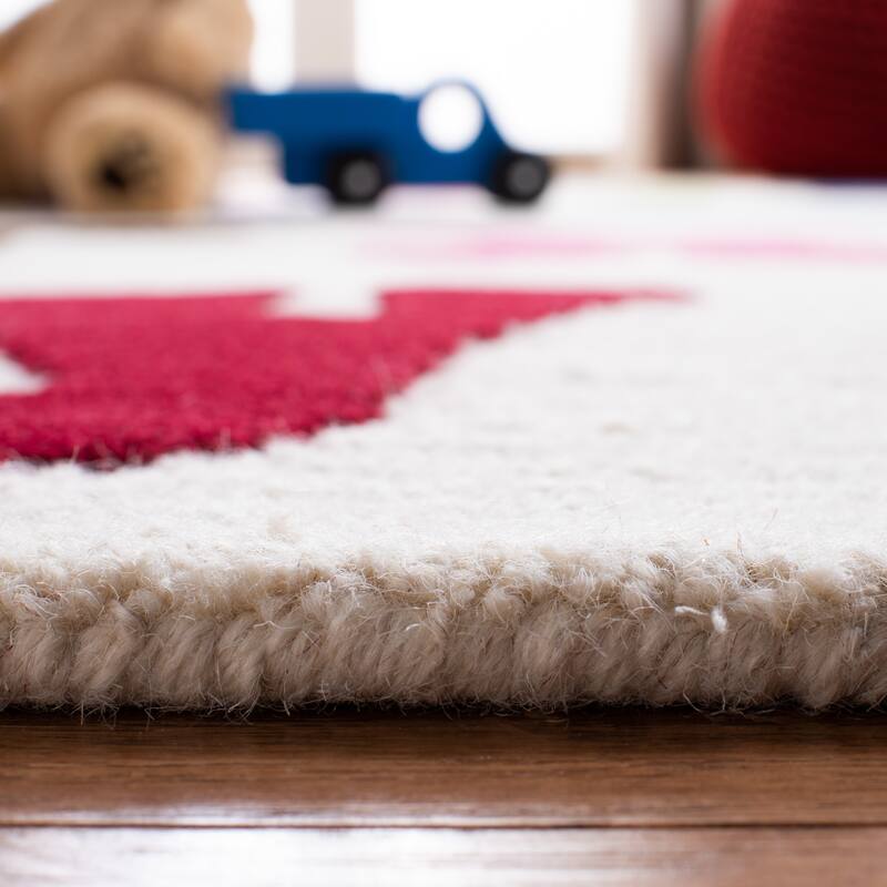 SAFAVIEH Handmade Kids Regiene Wool Rug