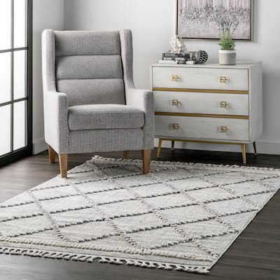 Nuloom Skylar Textured Trellis Tassel Area Rug