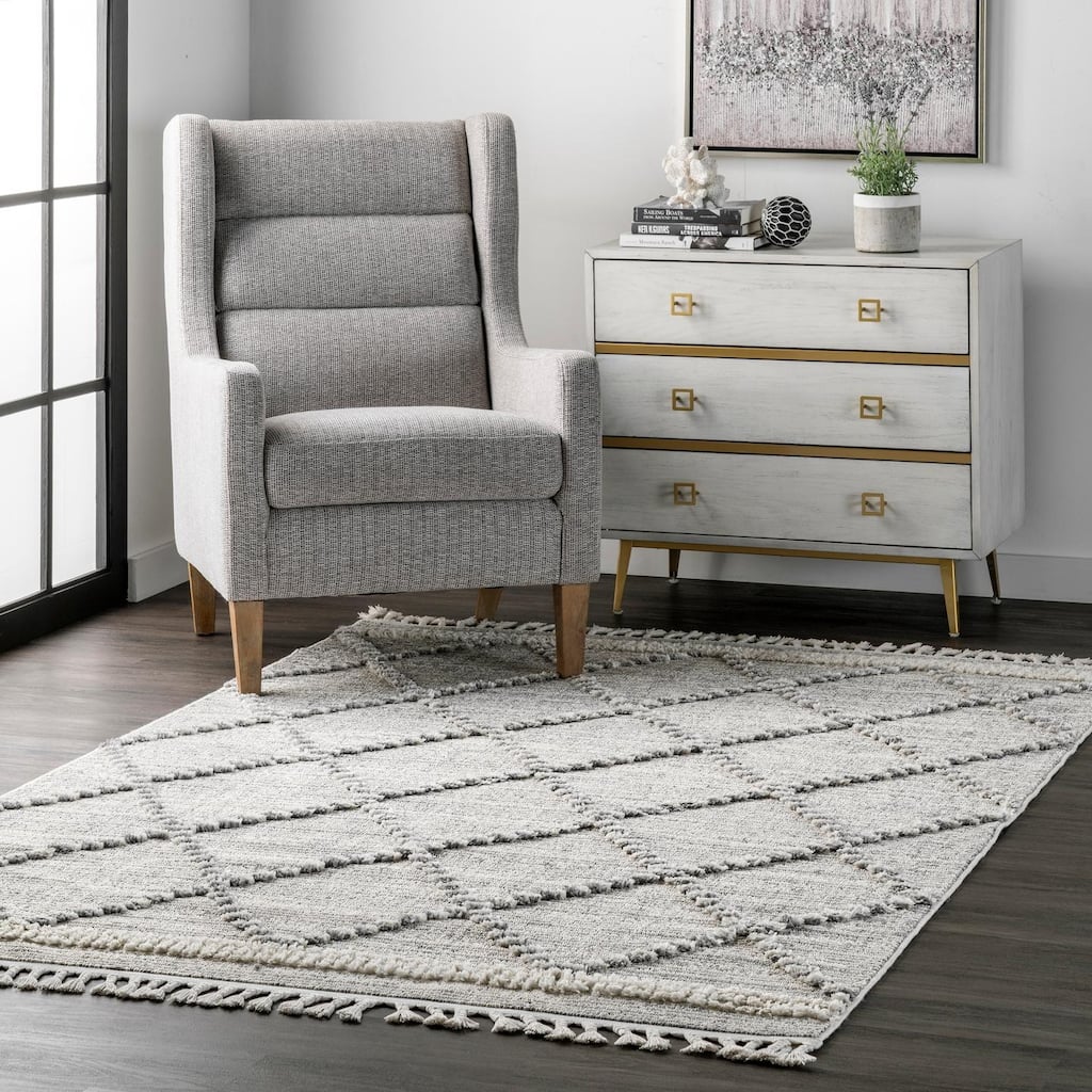 Nuloom Skylar Textured Trellis Tassel Area Rug