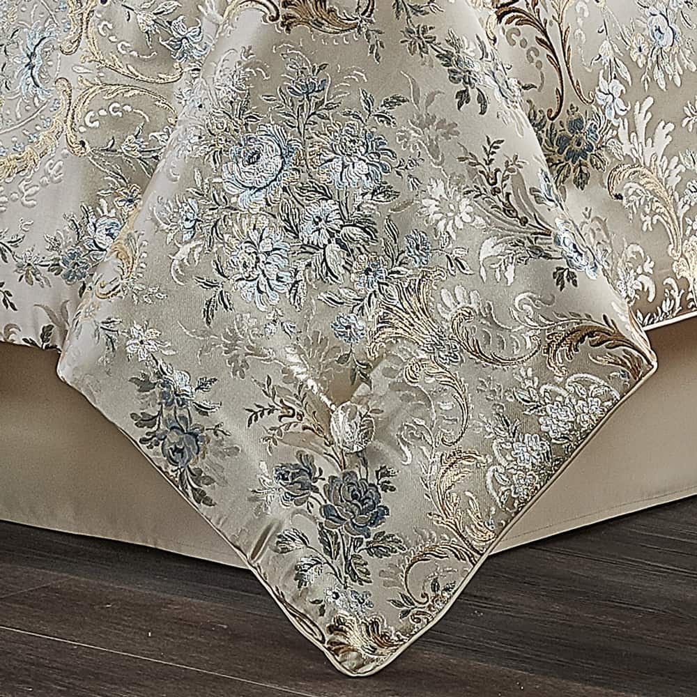 J. Queen New York Jacqueline Comforter Set