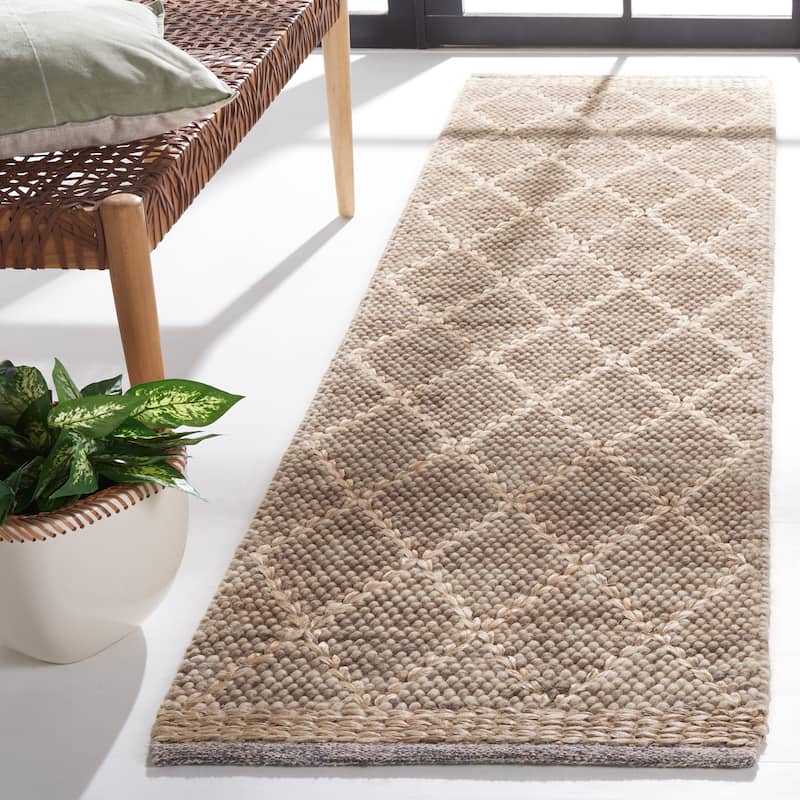 SAFAVIEH Handmade Natura Adorata Trellis Wool Rug - 2'3" x 8' Runner - Brown/Natural - Runner