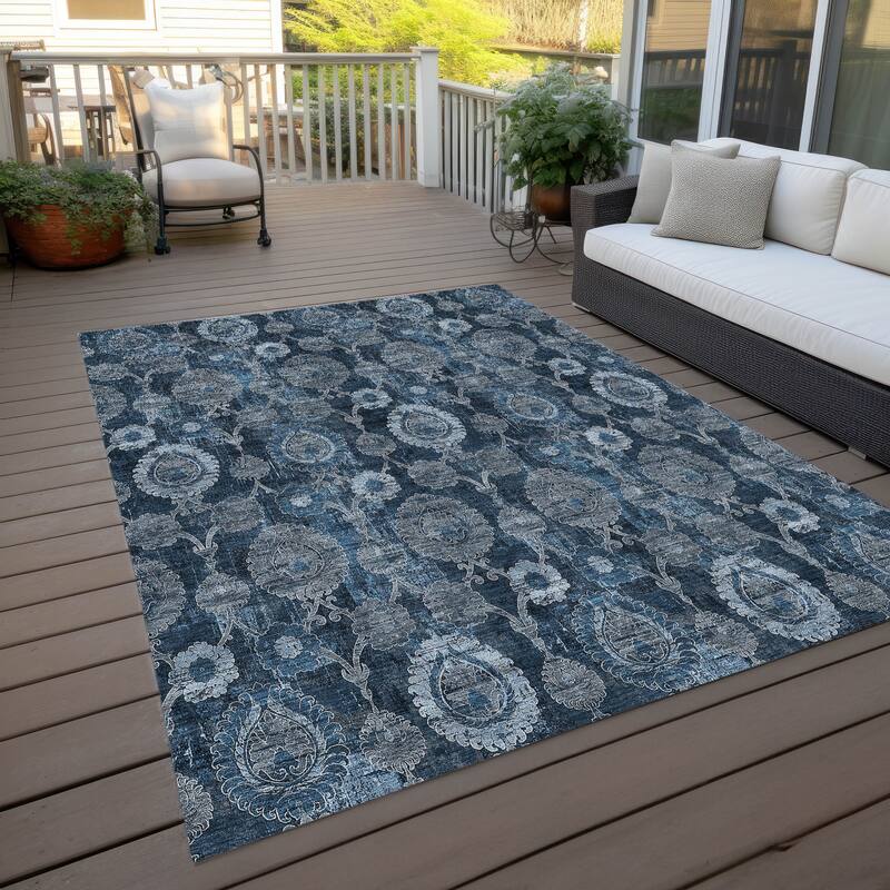 Machine Washable Indoor/ Outdoor Chantille Casual Floral Rug