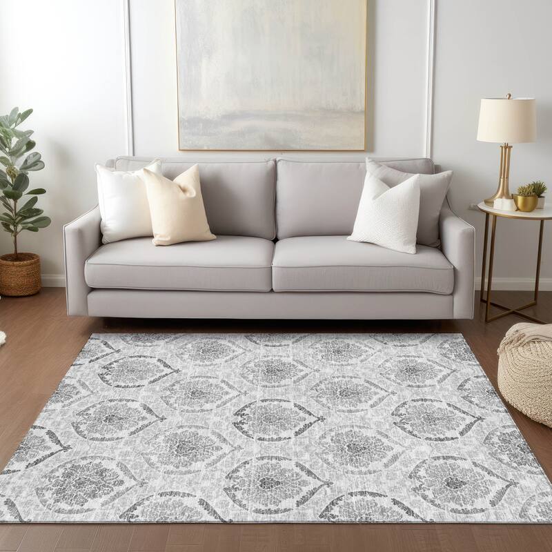 Machine Washable Indoor/ Outdoor Chantille Traditional Damask Rug