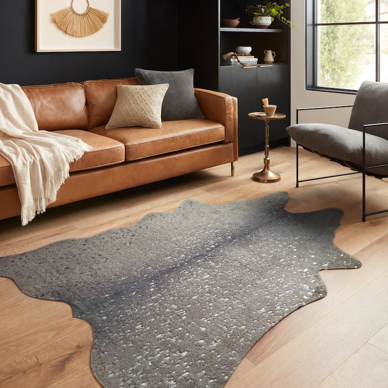 Alexander Home Sierra Faux Cowhide Rug - 6'2" x 8' - 6'2" x 8' - Graphite/ Silver