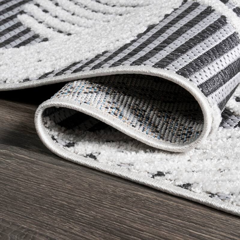 JONATHAN Y Sumak High-Low Pile Art Deco Geometric Indoor/Outdoor Area Rug