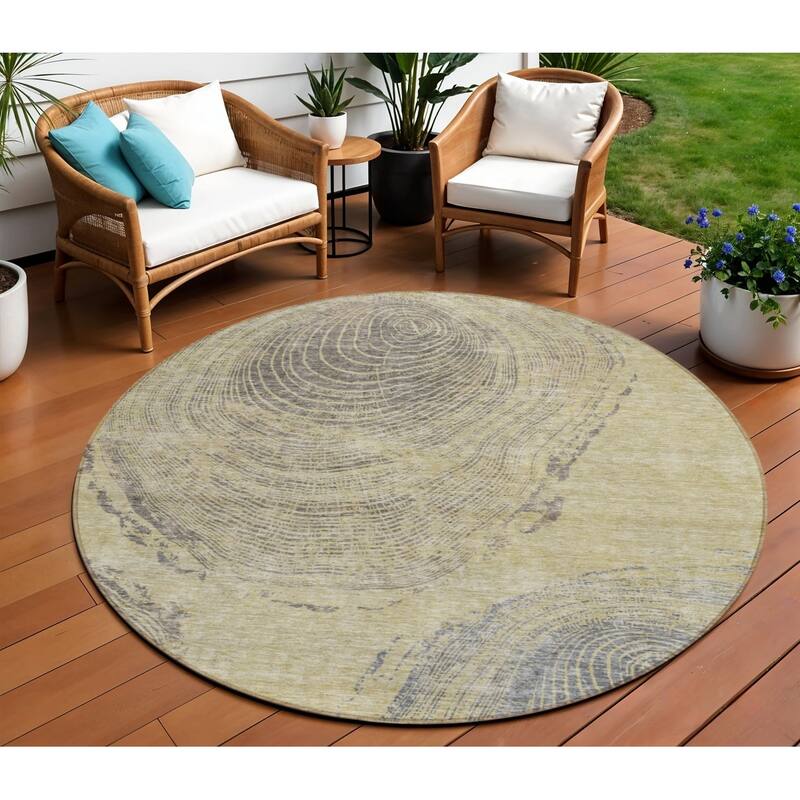 HomeRoots Abstract Transitional Rectangle Outdoor Rug - 8' Round