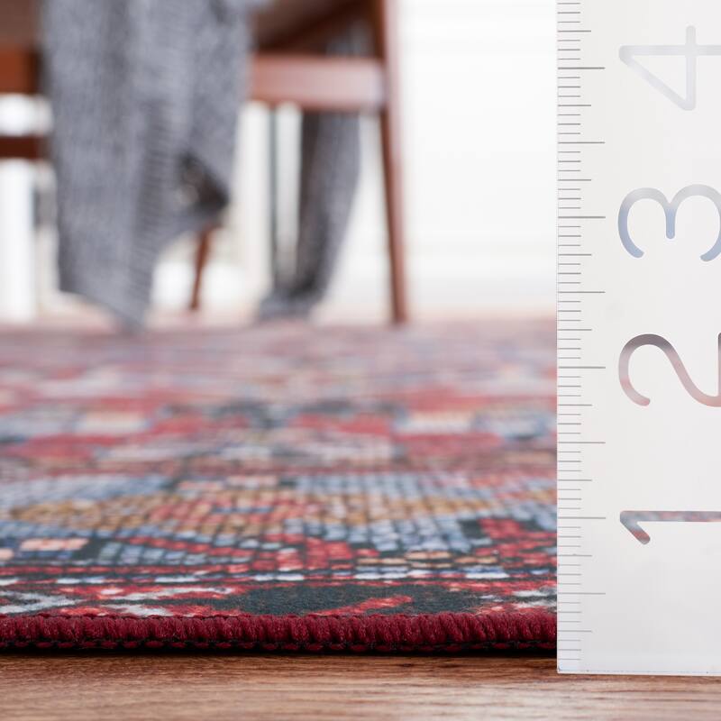 SAFAVIEH Tucson Machine Washable Slip Resistant Tamaki Traditional Rug