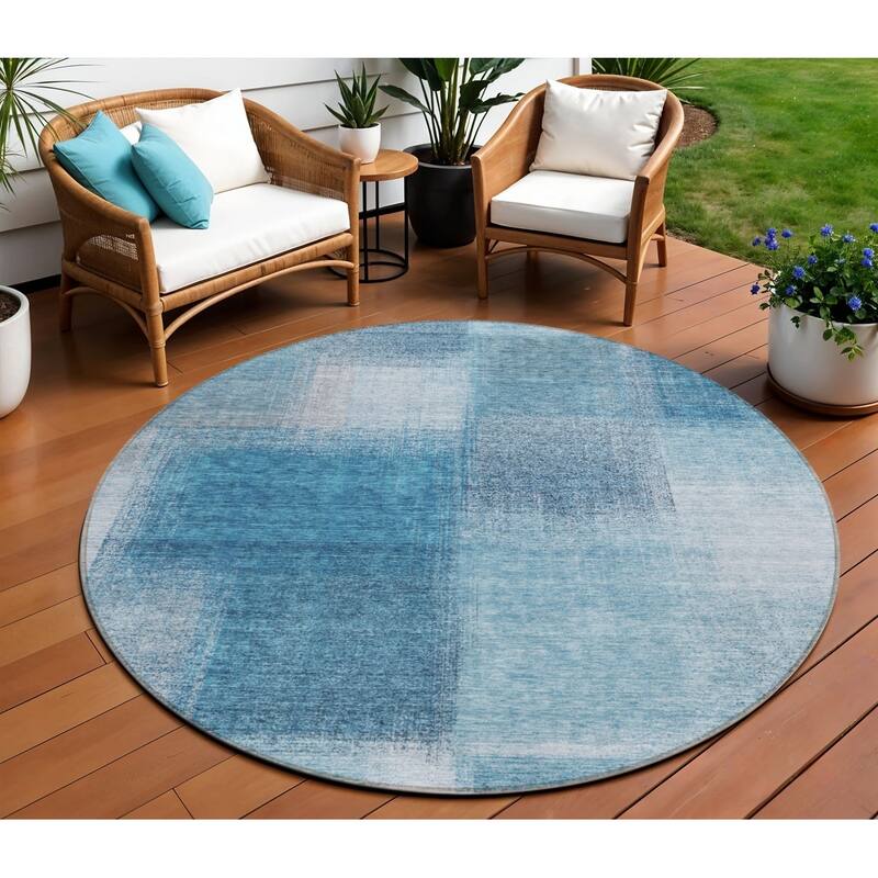 HomeRoots Abstract Transitional Rectangle Outdoor Rug - 8' Round