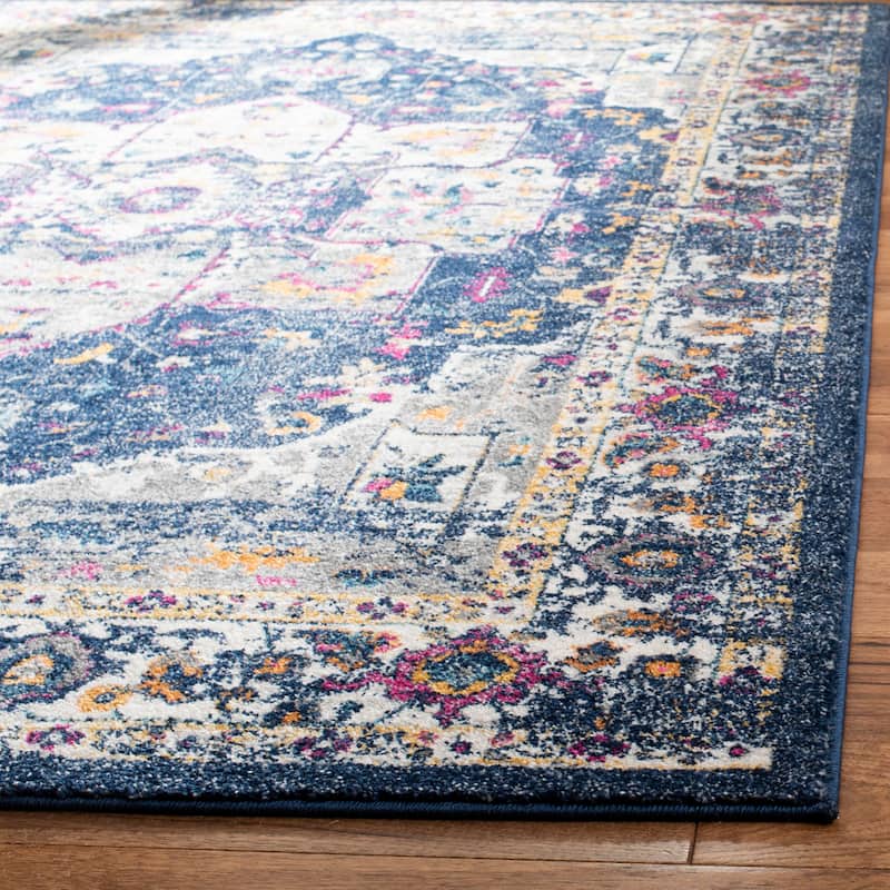 SAFAVIEH Evoke Spasenka Vintage Boho Medallion Rug