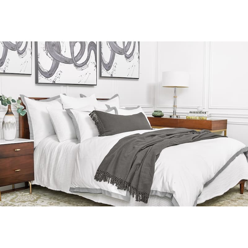 Lida White Queen Coverlet