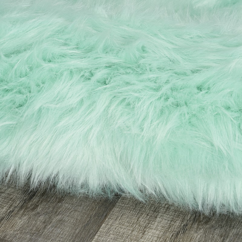 Linon Faux Sheepskin Shag Rug