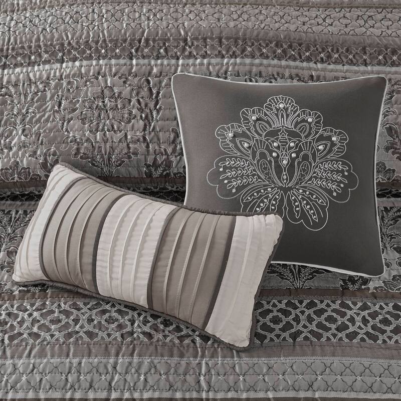 Madison Park Venetian 6 Piece Jacquard Quilt Set with Throw Pillows