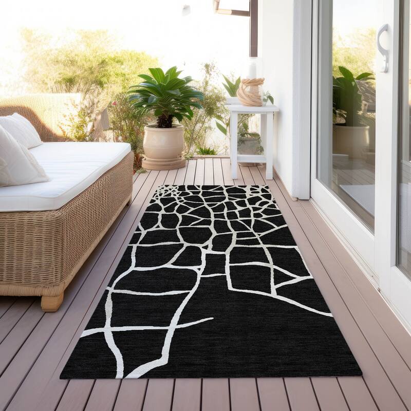 Machine Washable Indoor/ Outdoor Abstract Webby Chantille Rug