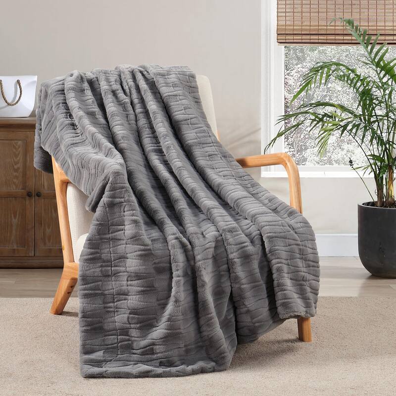Home Soft Things Leaf Pattern FauxFur Throw Cozy Textured Blanket - 50" x 60" - Grey