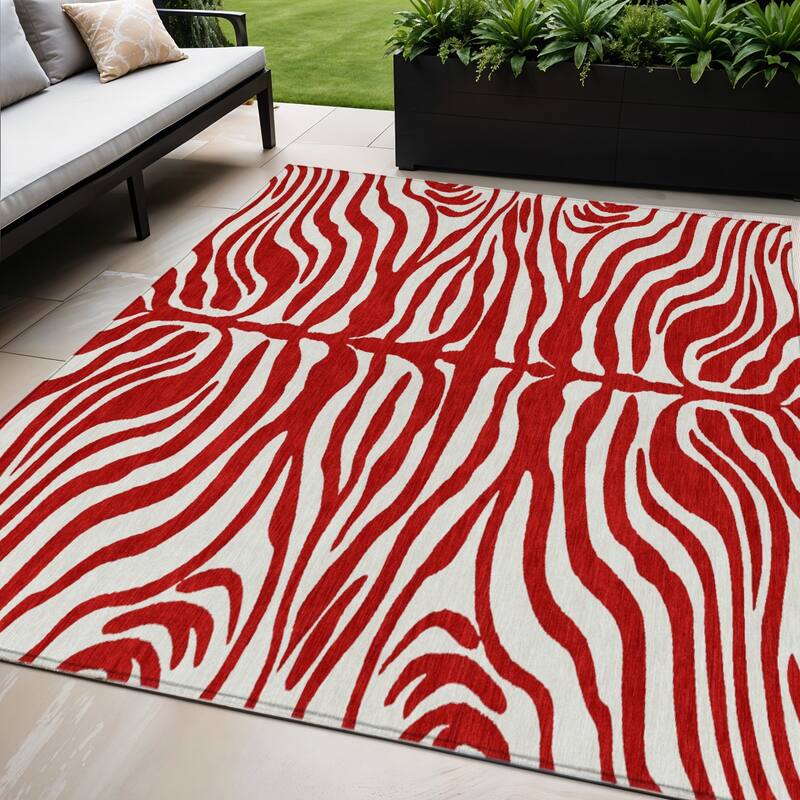 HomeRoots Animal Print Transitional Rectangle Outdoor Rug - 5' X 8'