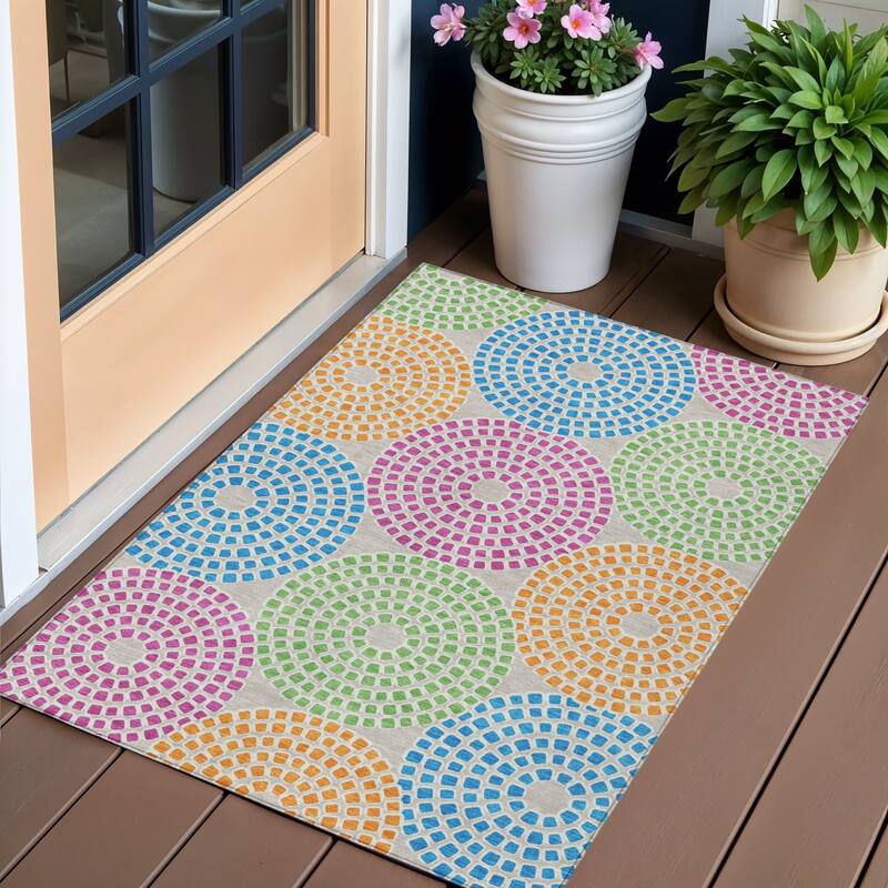 HomeRoots Geometric Transitional Rectangle Outdoor Rug - 3' x 5'