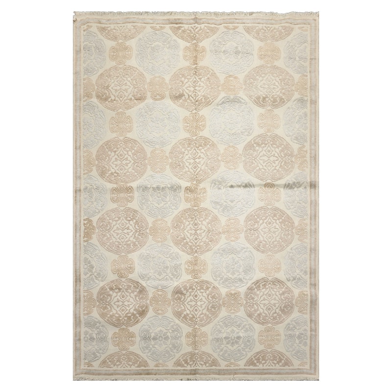 6'x9'4" Ivory Wool Transitional Medallion Hand Knotted Oriental Rug - 6' x 9' 4''