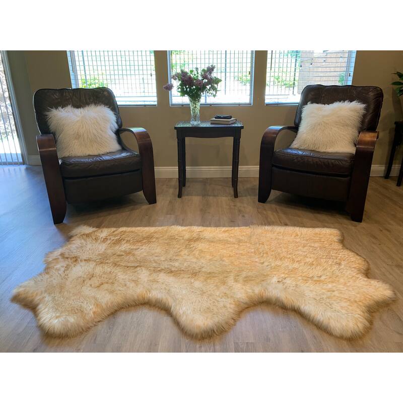 Highland Select Natural Long Wool Sheepskin 3 Pelt Shag Rug - 3' x 4'6"