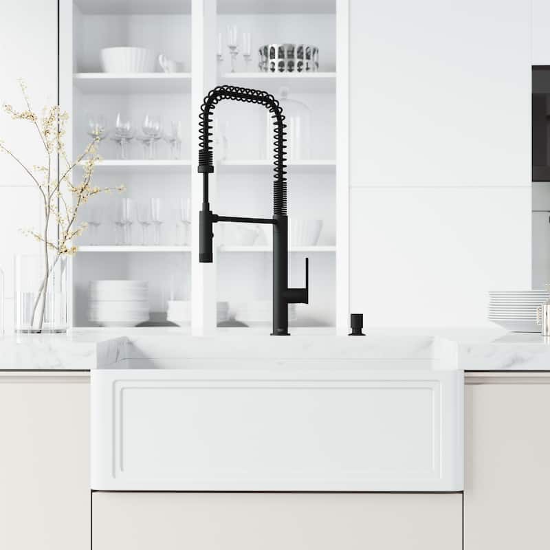VIGO Sterling 23" H Single Handle Pull-Down Sprayer Kitchen Faucet