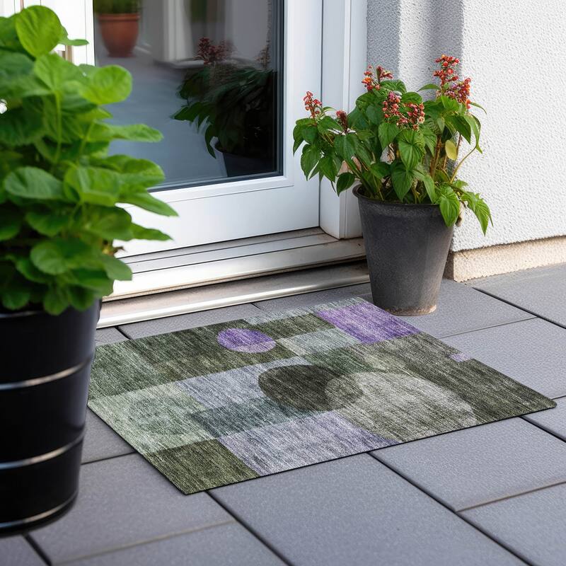 Machine Washable Indoor/ Outdoor Abstract Geo Chantille Rug