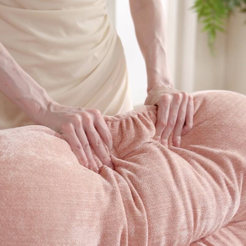 Sectional Sofa with Tufted Backrest, Chaise Lounge Sofa with 2 Throw Pillows, Four-Seater Recliner Sofa for Living Room