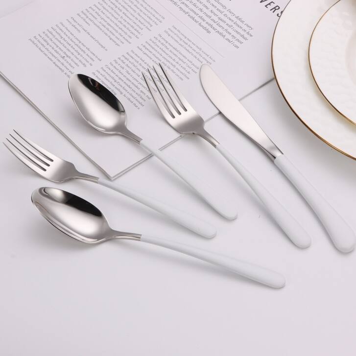20 Pc Flatware Set Silver with White/Black Colorblock Handles - Silver/White
