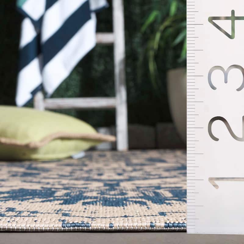 SAFAVIEH Courtyard Theoni Casual Rug