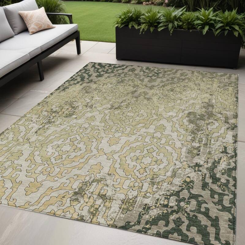 HomeRoots Medallion Transitional Rectangle Outdoor Rug - 5' X 8'