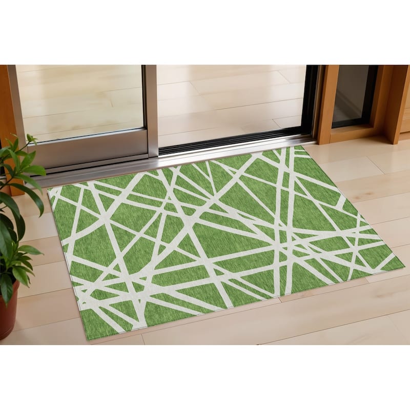 HomeRoots Geometric Transitional Rectangle Outdoor Rug - 3' x 5'