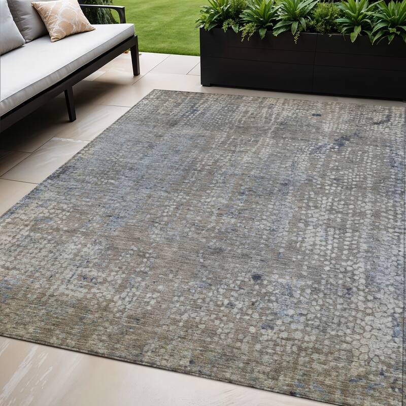 HomeRoots Abstract Transitional Rectangle Outdoor Rug - 5' X 8'