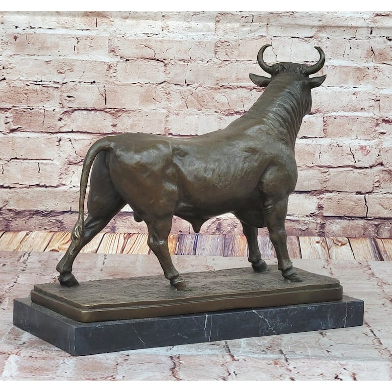 Majestic Bronze Bull By L. Bonheur – Timeless Animal Sculpture For Collectors