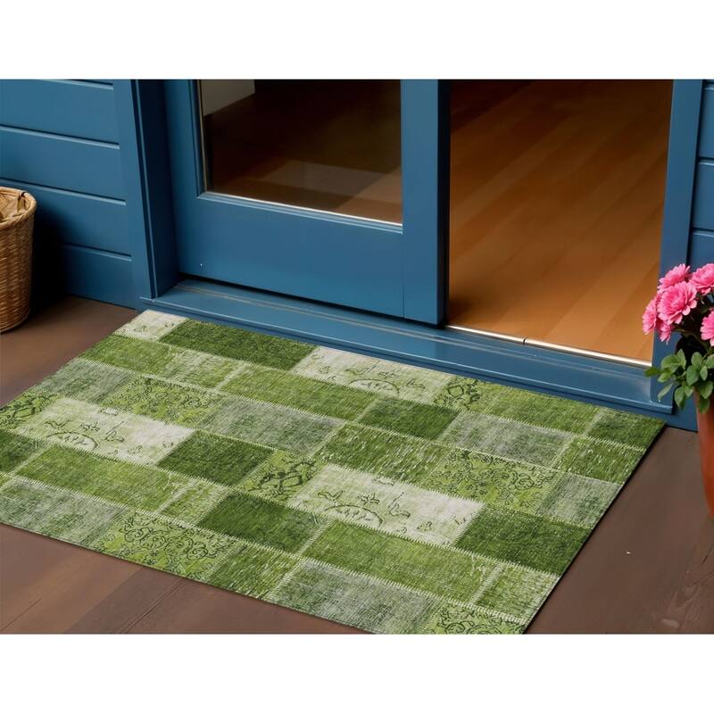 HomeRoots Patchwork Traditional Rectangle Outdoor Rug - 3' x 5'
