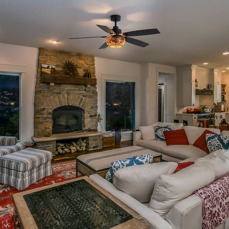 52-inch Farmhouse Ceiling Fan with Light and Remote(5 Reversible Blades）
