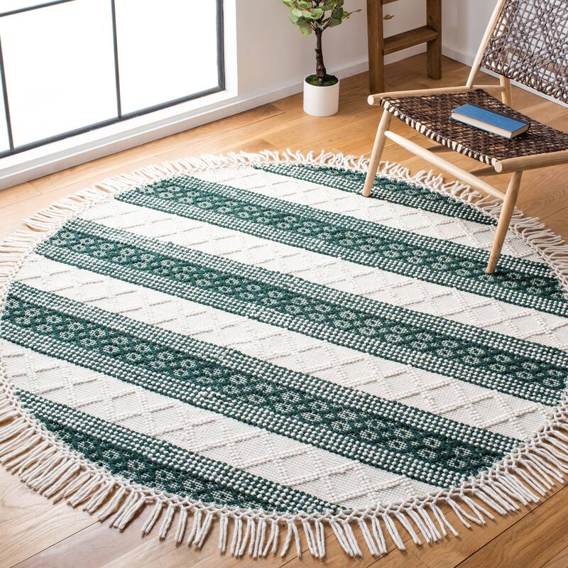 SAFAVIEH Handmade Natura Sheetal Moroccan Wool Rug - 6' Round - Ivory/Green