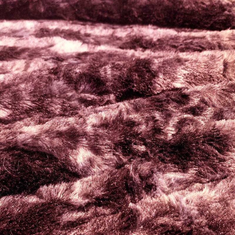 Wonderful Velvet 3 Piece Quilt Set