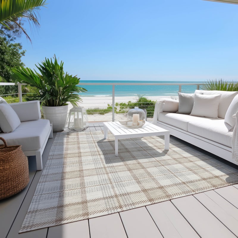 Machine Washable Indoor/ Outdoor Casual Plaid Chantille Rug