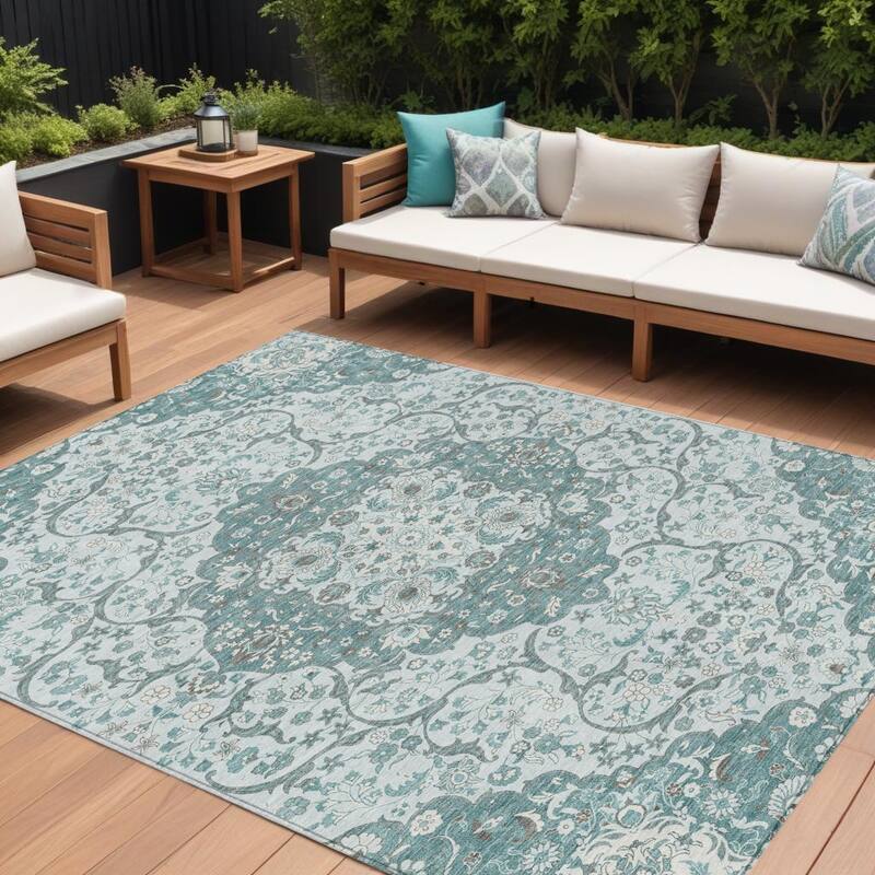 HomeRoots Medallion Traditional Rectangle Outdoor Rug - 8' X 10'