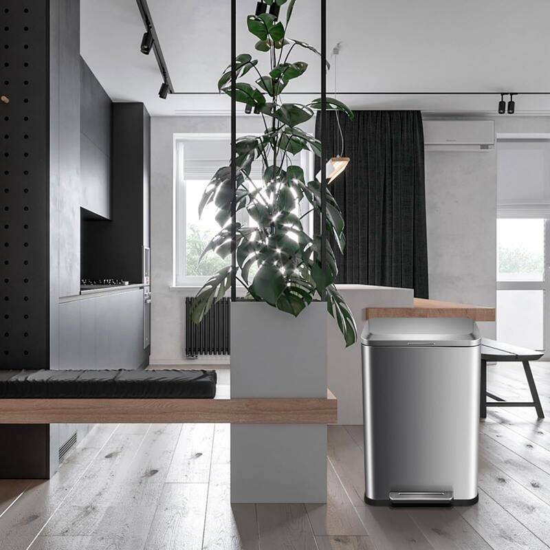 Stainless Steel 50 Liter / 13 Gallon Trash Can