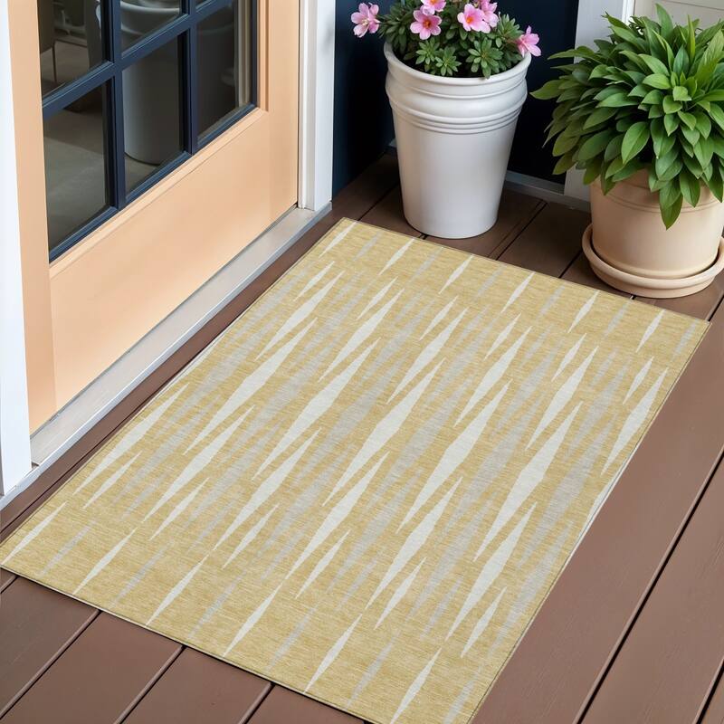 HomeRoots Geometric Transitional Rectangle Outdoor Rug - 3' x 5'