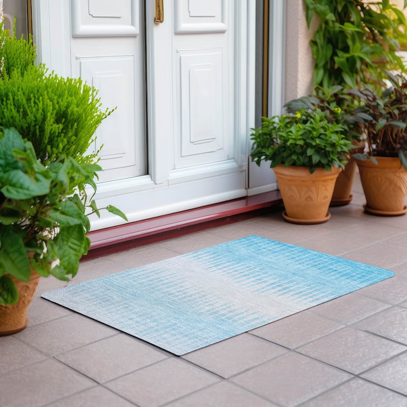 Machine Washable Indoor/ Outdoor Chantille Ombre Contemporary Rug - Sky - 1'8" x 2'6"