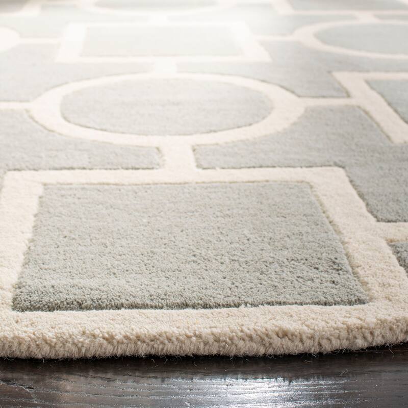 SAFAVIEH Handmade Chatham Alkinoi Modern Moroccan Wool Rug