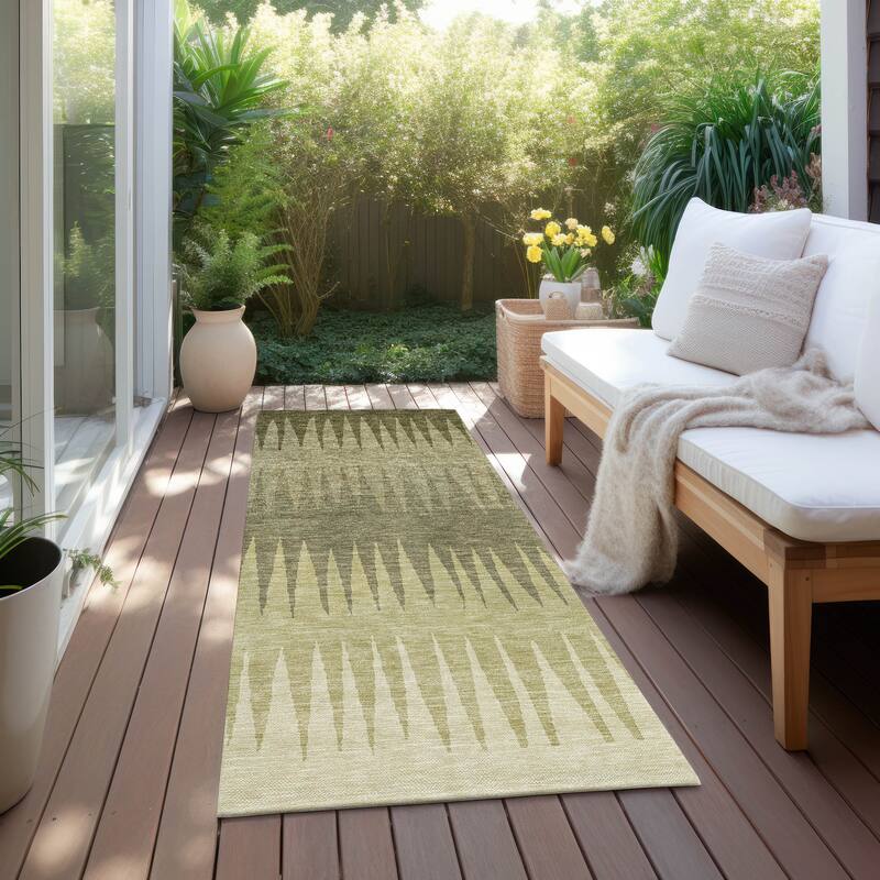 Machine Washable Indoor/ Outdoor Chantille Contemporary Ombre Rug - Green - 2'3" x 7'6"